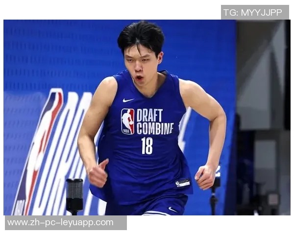 杨瀚森在最新NBADraft模拟选秀中被76人以第35顺位选中引发关注