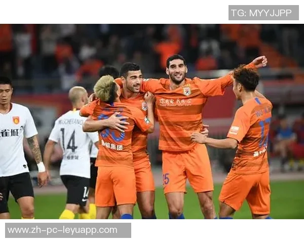 中超激战鲁能迎战重庆当代争夺胜利荣耀全力以赴展现球队风采